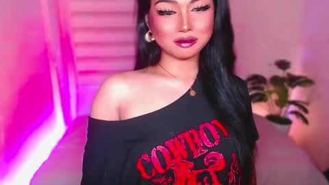 Snapshot of angel_eloaxx chatting on 05-27-26, 01:57 Angel online show from 05-27-26, 01:57