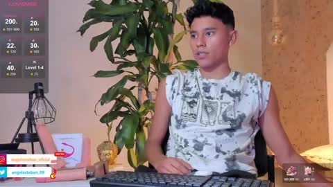 Snapshot of angel_esteban_fx chatting on 02-01-25, 10:26 ngel Esteban online show from 02-01-25, 10:26