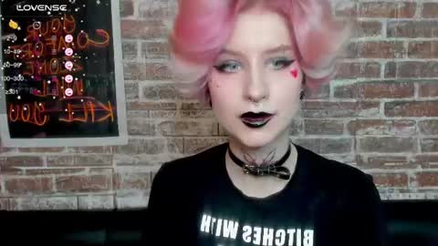 Snapshot of angel_julles chatting on 06-21-26, 03:53 Angel Dust online show from 06-21-26, 03:53