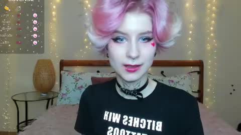 Snapshot of angel_julles chatting on 06-21-26, 03:58 Angel Dust online show from 06-21-26, 03:58