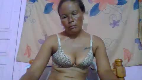 Snapshot of angel_mayah chatting on 06-10-26, 10:08 Angel Mayah online show from 06-10-26, 10:08