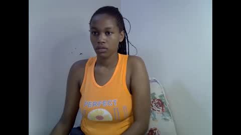 Snapshot of angel_mia5 chatting on 12-21-25, 02:19 angel_mia5 online show from 12-21-25, 02:19