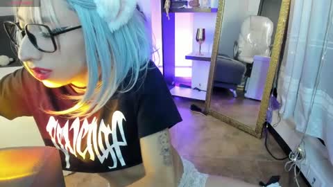 Angel online show from 04-01-26, 04:57