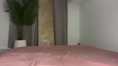 angel_petite07 online show from 06-08-26, 05:08