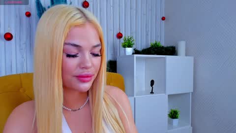 Snapshot of angel_sapphire_ chatting on 01-18-25, 11:32 Angel My schedule GTM2 Mon Tue Wen Thu Fri 0900am-0400pm online show from 01-18-25, 11:32
