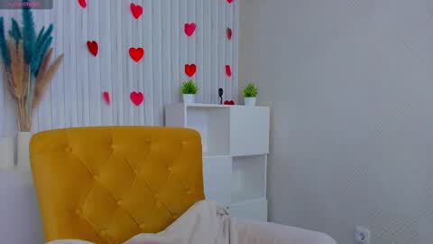 Snapshot of angel_sapphire_ chatting on 03-05-25, 08:32 Angel My schedule GTM2 Mon Tue Wen Thu Fri 0900am-0400pm online show from 03-05-25, 08:32