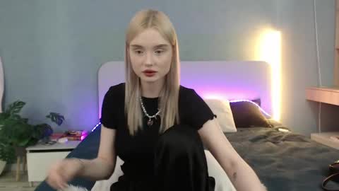 Angela online show from 05-06-26, 12:30