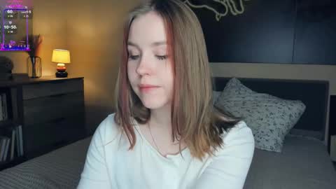 Snapshot of angel_to_burn chatting on 10-13-25, 08:03 SofiaSofi online show from 10-13-25, 08:03