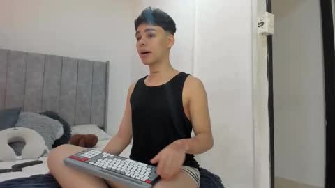Angel online show from 09-21-25, 04:14