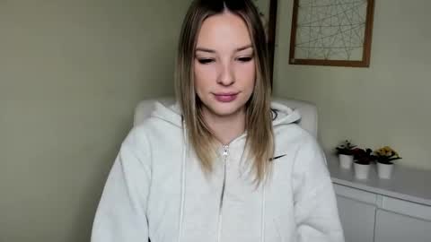 Angela online show from 01-19-26, 09:24