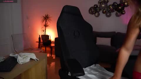 Angela online show from 04-09-26, 09:20