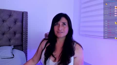 Ange online show from 10-17-25, 08:33