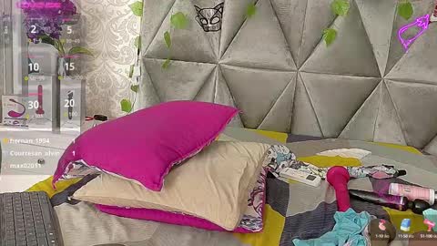 Angela online show from 02-12-25, 07:02