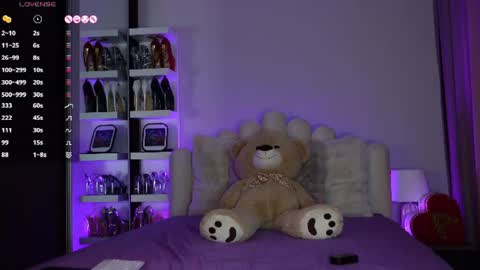 Snapshot of angela_myst chatting on 07-04-26, 12:11 Angela online show from 07-04-26, 12:11
