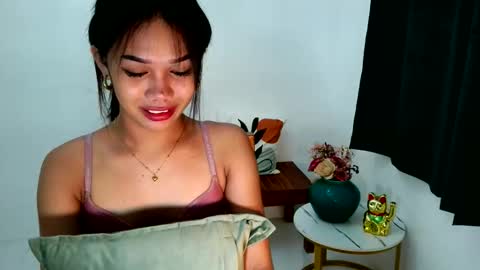 Snapshot of angela_star888 chatting on 11-27-25, 06:32 angela_star888 online show from 11-27-25, 06:32