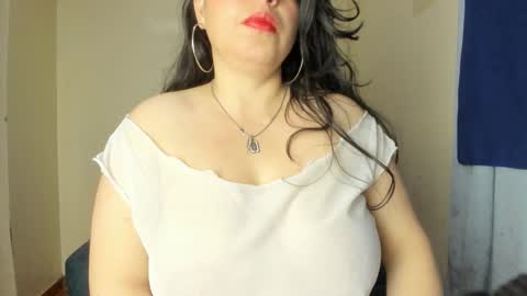 Snapshot of angela_suaza chatting on 11-27-25, 02:13 Angela online show from 11-27-25, 02:13