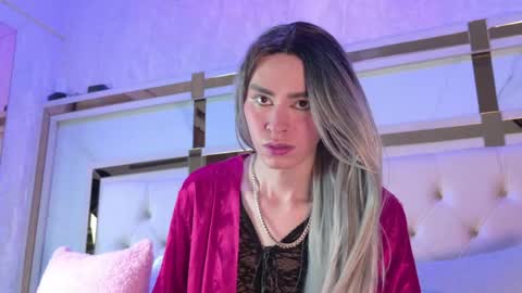 angela_white22 online show from 04-27-26, 07:12