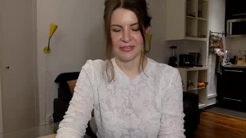 Snapshot of angeladarkk chatting on 12-21-24, 08:32 Angela online show from 12-21-24, 08:32