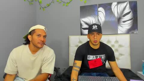 Angel And Cris online show from 09-26-25, 01:15