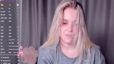 Snapshot of angelanty chatting on 09-15-25, 03:34 Darsi Anty online show from 09-15-25, 03:34