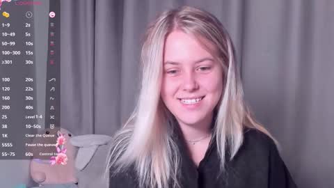 Snapshot of angelanty chatting on 09-19-25, 03:13 Darsi Anty online show from 09-19-25, 03:13