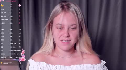 Snapshot of angelanty chatting on 09-25-25, 03:16 Darsi Anty online show from 09-25-25, 03:16