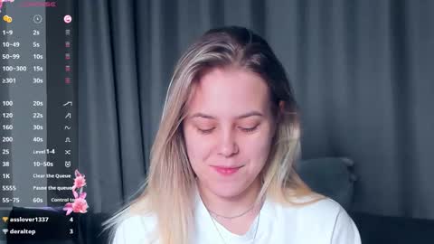 Snapshot of angelanty chatting on 11-14-25, 01:10 Darsi Anty online show from 11-14-25, 01:10