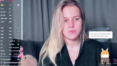 Snapshot of angelanty chatting on 11-23-25, 01:00 Darsi Anty online show from 11-23-25, 01:00