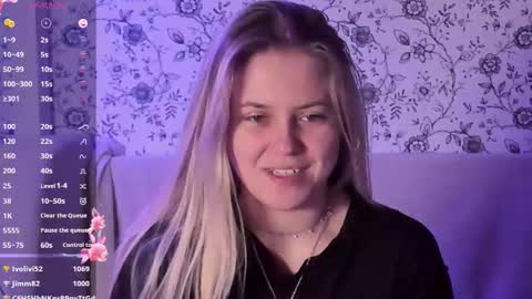 Snapshot of angelanty chatting on 12-19-25, 02:46 Darsi Anty online show from 12-19-25, 02:46