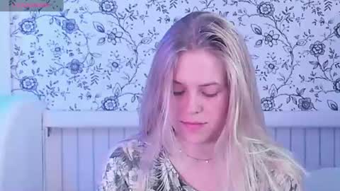 Snapshot of angelanty chatting on 06-27-26, 12:10 Darsi Anty online show from 06-27-26, 12:10
