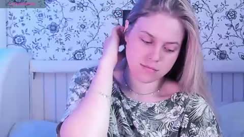Snapshot of angelanty chatting on 06-27-26, 12:22 Darsi Anty online show from 06-27-26, 12:22