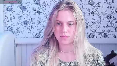 Snapshot of angelanty chatting on 06-28-26, 01:28 Darsi Anty online show from 06-28-26, 01:28