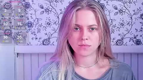 Snapshot of angelanty chatting on 07-23-26, 10:02 Darsi Anty online show from 07-23-26, 10:02