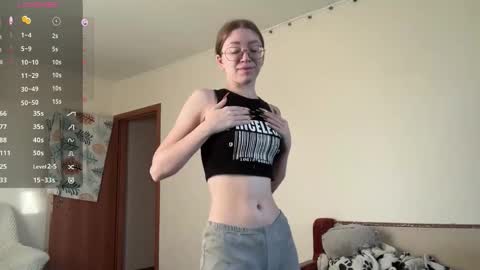 Snapshot of angelassmith chatting on 10-21-25, 04:13 Angela online show from 10-21-25, 04:13
