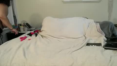 Angelbigguns online show from 06-26-26, 11:31