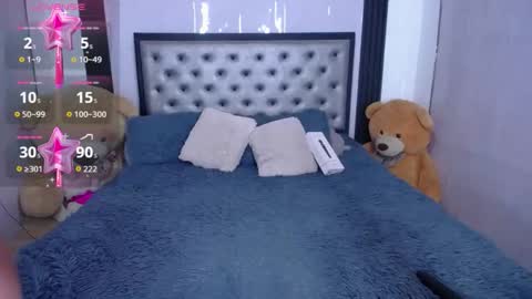 Snapshot of angelcamgirl20 chatting on 10-11-25, 07:51 angel online show from 10-11-25, 07:51