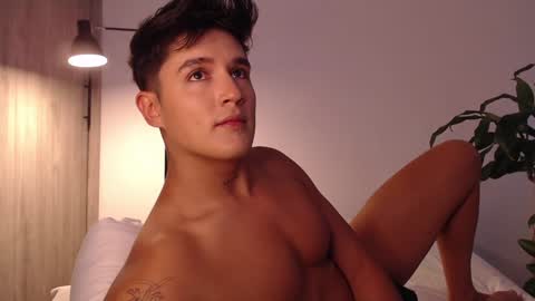 Snapshot of angelcossio chatting on 12-04-24, 08:40 Angel online show from 12-04-24, 08:40