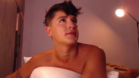 Snapshot of angelcossio chatting on 03-11-25, 01:59 Angel online show from 03-11-25, 01:59