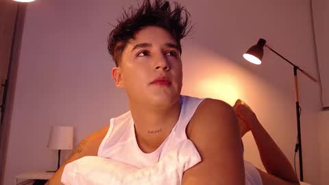 Snapshot of angelcossio chatting on 09-16-25, 01:17 Angel online show from 09-16-25, 01:17