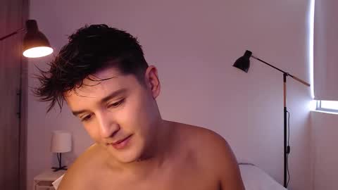 Snapshot of angelcossio chatting on 10-31-25, 07:04 Angel online show from 10-31-25, 07:04