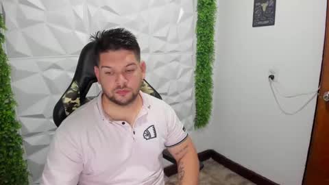 Snapshot of angelcute3 chatting on 01-30-25, 01:33 angel online show from 01-30-25, 01:33