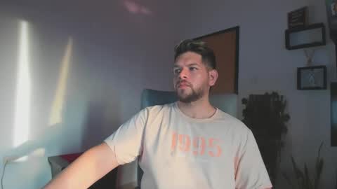 Snapshot of angelcute3 chatting on 10-07-25, 10:07 angel online show from 10-07-25, 10:07