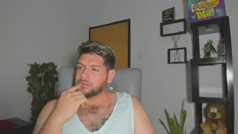 Snapshot of angelcute3 chatting on 10-13-25, 03:28 angel online show from 10-13-25, 03:28