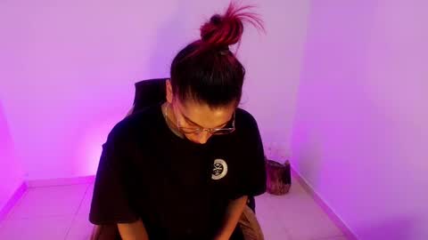 Snapshot of angele_johnson chatting on 03-17-26, 06:11 angele online show from 03-17-26, 06:11