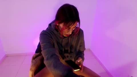 Snapshot of angele_johnson chatting on 03-18-26, 06:22 angele online show from 03-18-26, 06:22