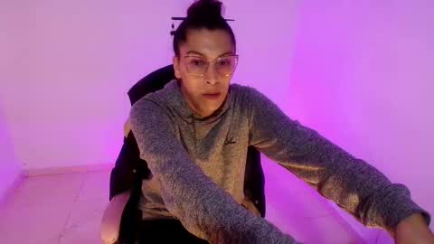 Snapshot of angele_johnson chatting on 03-20-26, 07:41 angele online show from 03-20-26, 07:41