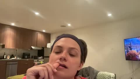 Snapshot of angeleleven11 chatting on 09-21-25, 03:08 angeleleven11 online show from 09-21-25, 03:08