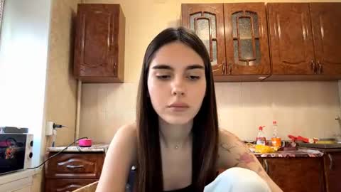 Snapshot of angelenaantonello chatting on 07-22-26, 10:07 Bella online show from 07-22-26, 10:07