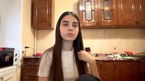 Snapshot of angelenaantonello chatting on 07-29-26, 04:16 Bella online show from 07-29-26, 04:16