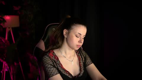 Angel online show from 05-18-26, 07:25